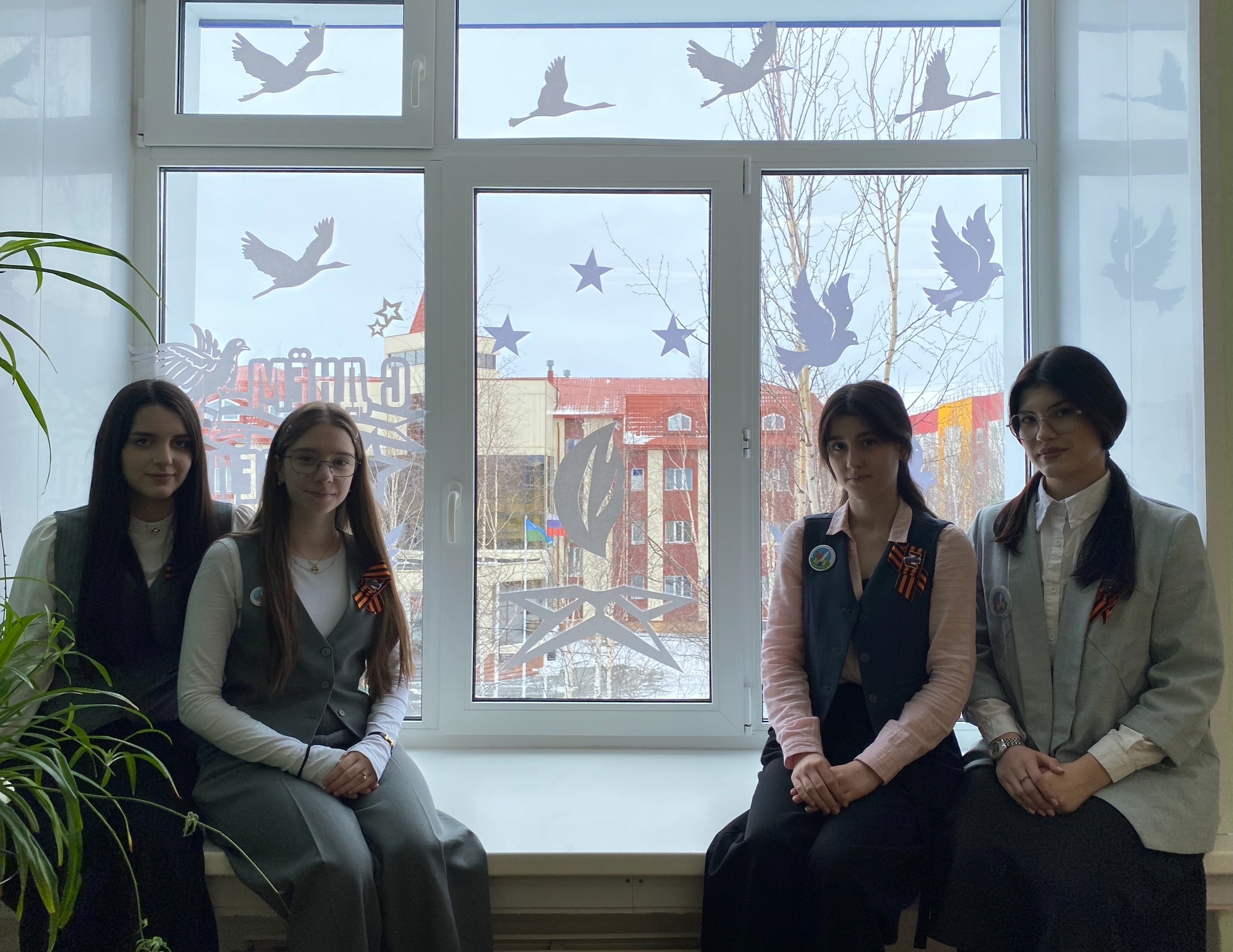 В преддверии Дня Победы Движение Первых дало старт Всероссийской акции «Окна Победы». Проект направлен на сохранение исторической памяти о подвиге героев Великой Отечественной войны.